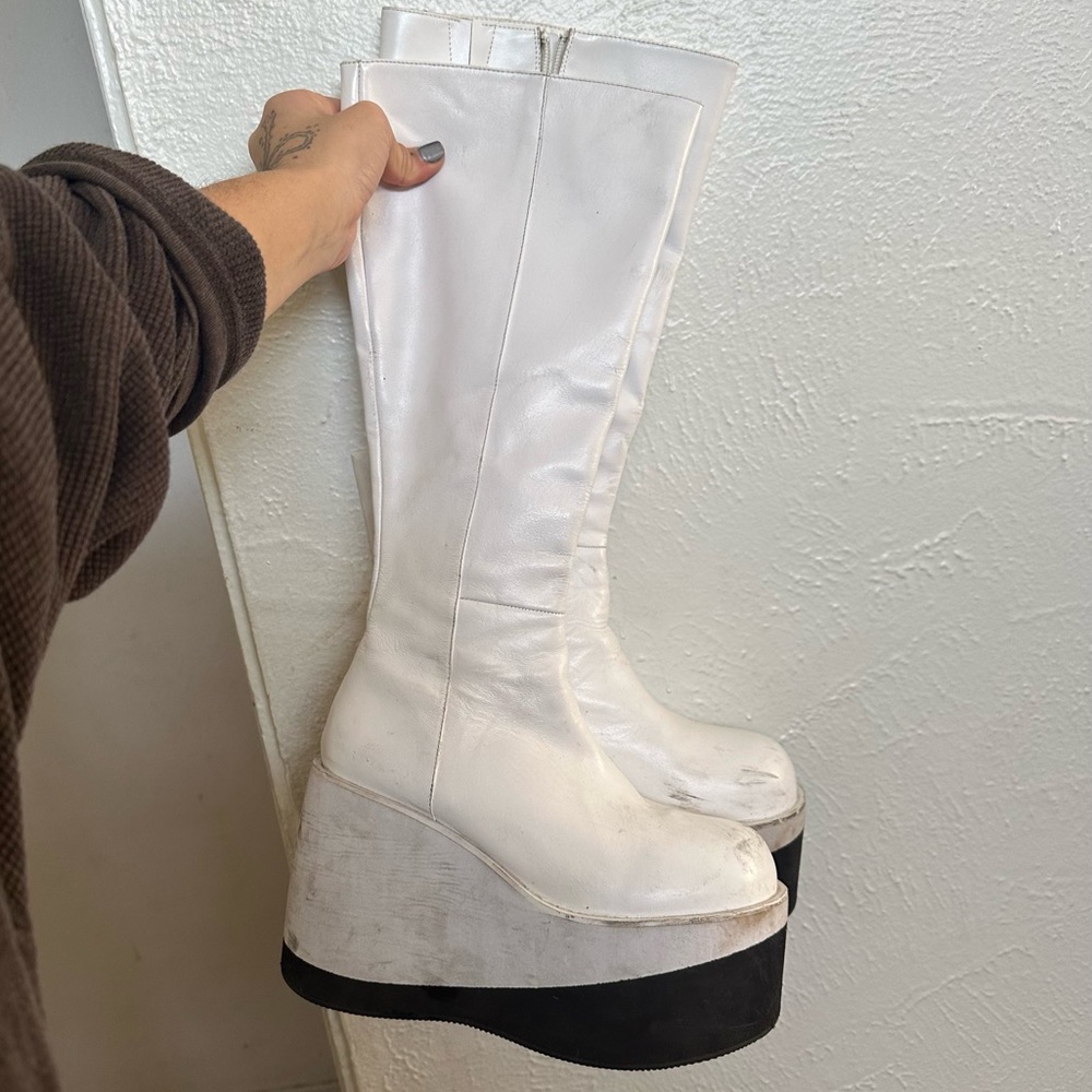 Unif All Leather Yum Boots White Sz 8